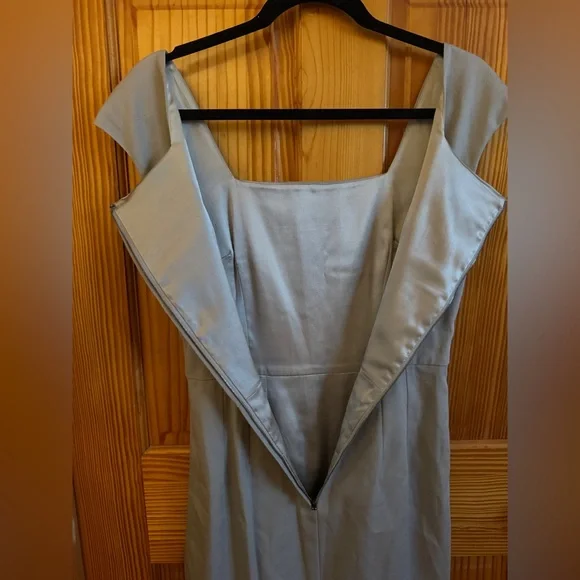 Dolce & Gabbana Midi Dress in Cream with Cap Sleeves - Picture 9 of 11